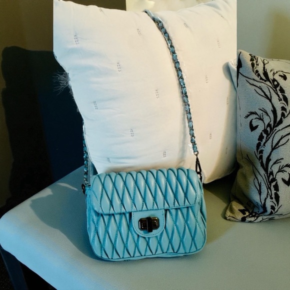 Badgley Mischka vegan leather tiffany blue quilted messenger bag - Picture 11 of 11